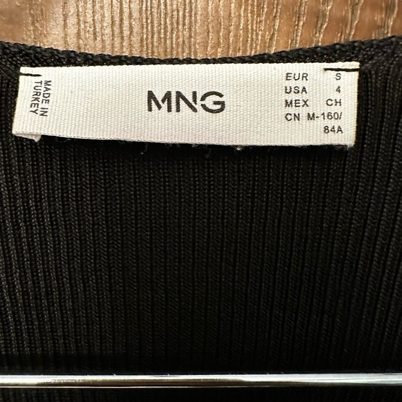 MNG by Mango Black Pleated Shift Dress Size 4 Stretch With Shoulder Pads - Picture 2 of 10